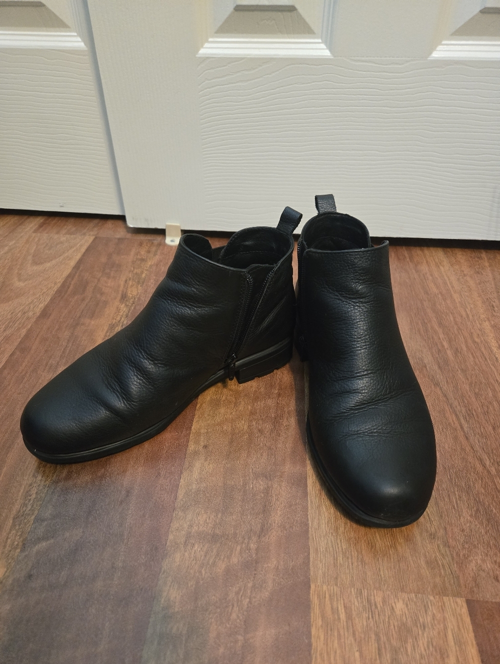 Vera Pelle Black Leather Ankle Booties